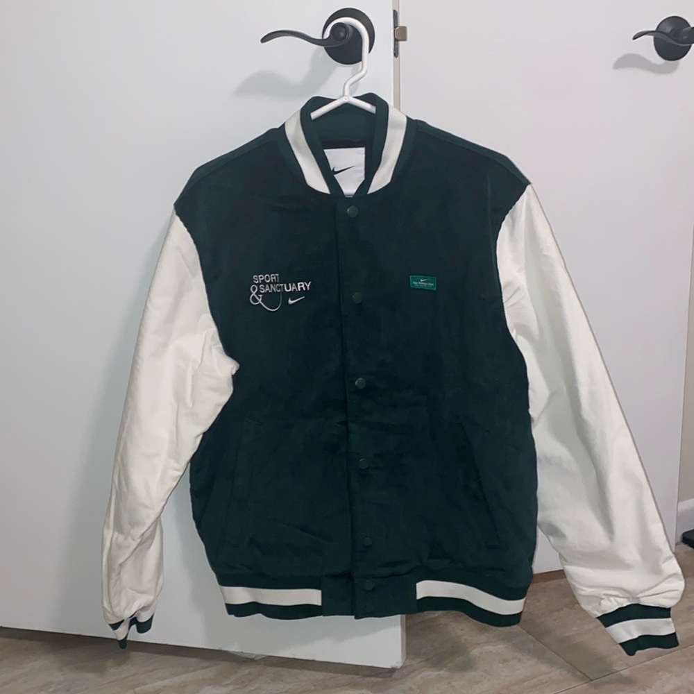 New with tags Nike Varsity Jacket Men’s Medium green